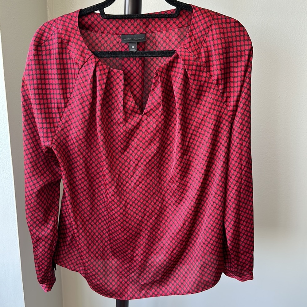 ☀️BOGO Item NWOT Worthington Red and Black Patterned Blouse☀️
